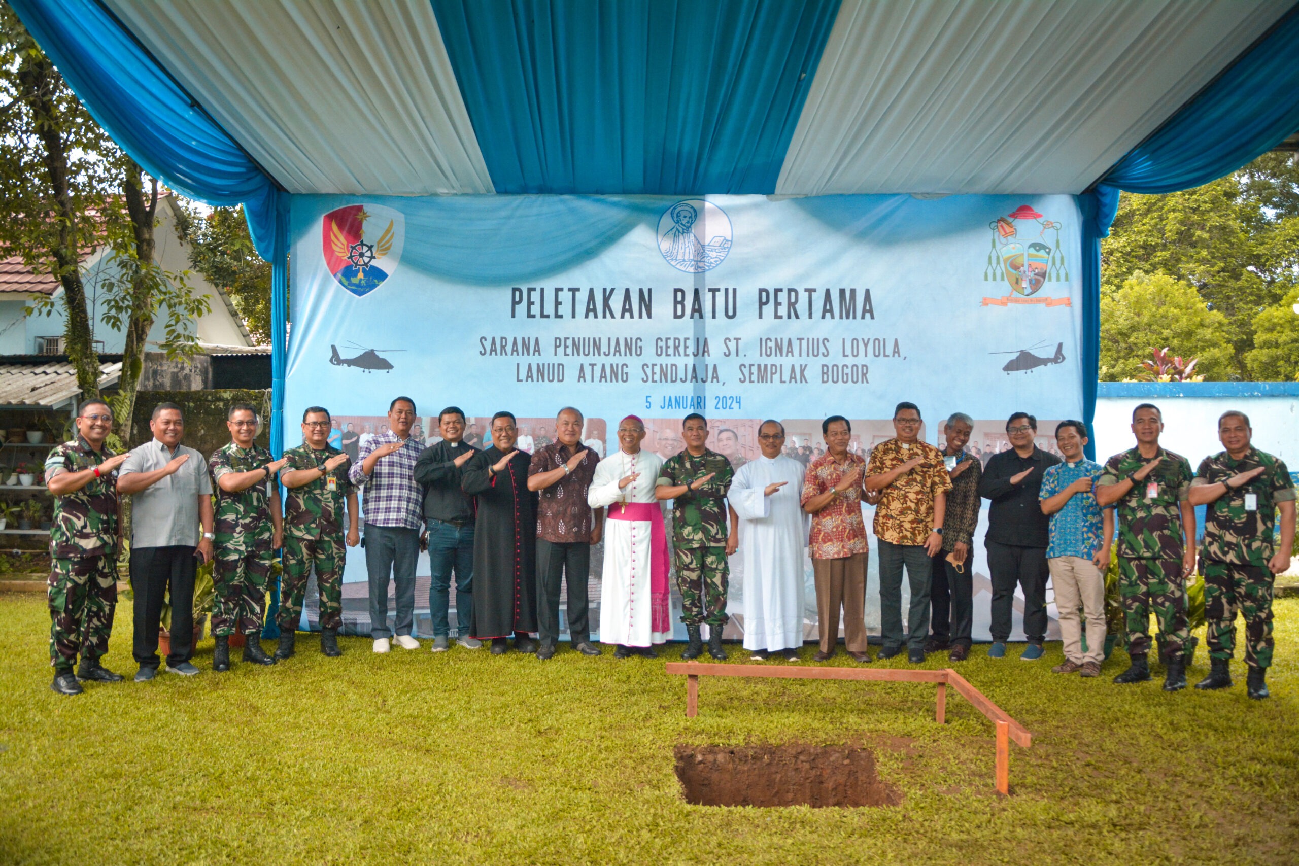 Peletakan Batu Pertama Pembangunan Sarana Penunjang Kegiatan Gereja dan Pastoral
