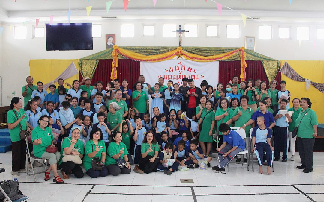 Komunitas Emmaus Journey Angkatan 3 Paroki St. Ignatius Loyola Gelar Bakti Sosial di Panti Anak Berkebutuhan Khusus